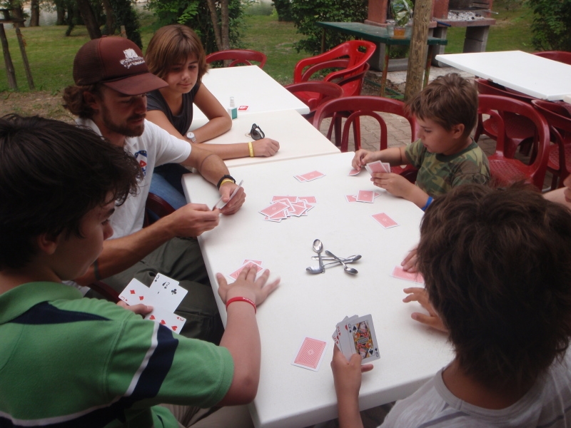 Village Camps International Summer Camp Ard&egrave;che, France 2019-07-26 https://www.villagecamps.com/journals_admin/images/8-34-Card games!.jpg